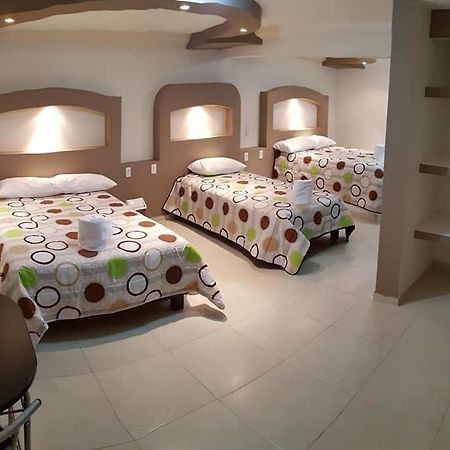 Hotel Caudillos Inn Emiliano Zapata  外观 照片