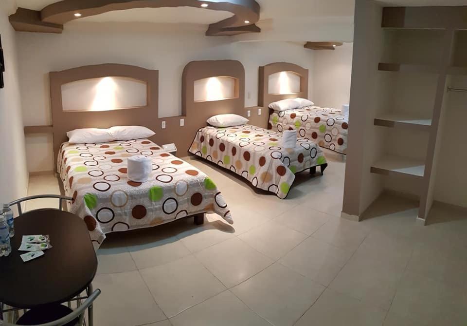 Hotel Caudillos Inn Emiliano Zapata  外观 照片